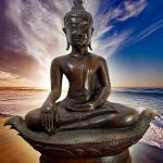 พระอู่ทอง ฐานเรือลายกลีบบัว หน้าตัก 9 นิ้ว เนื้อโลหะสำริด