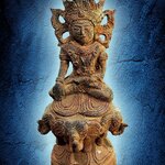 พระเชียงรุ้ง ทรงเครื่อง ประทับบนช้างสามเศียร เนื้อสำริดสภาพเก่า