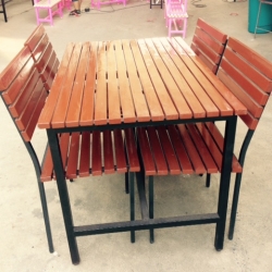 โต๊ะอาหารไม้ระแนง พร้อมเก้าอี้เดี่ยว