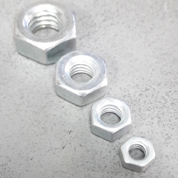 น็อตตัวเมียหกเหลี่ยมชุบ (ห่อเล็ก)