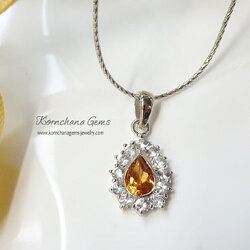 จี้พลอยซิทรินแท้ พลอยสีเหลืองทรงหยดน้ำ ล้อมด้วยพลอยขาวไวท์โทพาส ขนาดจี้ 2 ซม. ชิ้นงานประณีต ตัวเรือนเงินแท้ จัดส่งรวดเร็ว