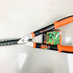 กรรไกรตัดหญ้า พัมคิน 26" ด้ามอลูมิเนียม