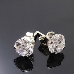 ต่างหูเพชรCZ เกรดพรีเมี่ยม ต่างหูเพชรเดี่ยวทรงกลม ลดกระหน่ำเหลือคู่ละ 290- รับประกันความพึงพอใจ