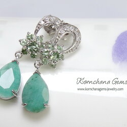 ต่างหูพลอยแท้ พลอยมรกตสีเขียว ด้านบนฝัง green tourmaline พลอยทัวร์มาลีนสีเขียว สวยหวาน น่ารัก ตัวเรือนเงินแท้ ชิ้นงานประณีต การันตีคุณภาพ