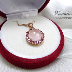 สร้อยคอพร้อมจี้พลอยแท้ พลอยโรสควอทซ์สีชมพูอ่อนล้อมเมทิสท์สีม่วงชมพูสวยหวาน พลอยสีชมพูสำหรับคนเกิดวันอังคาร อัญมณี/จี้ประจำวันวันอังคาร