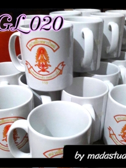 แก้วมัคขาวใส่น้ำร้อนเข้าเครื่องไมโครเวฟได้