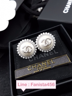 ต่างหู ชาแนล Chanel Earring ต่างหูชาแนลมุก (สีเงิน)