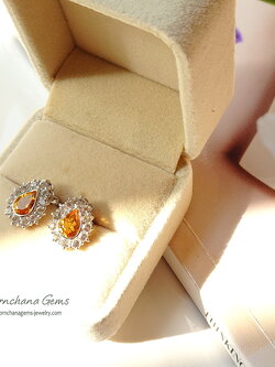 ต่างหูพลอยซิทรินแท้ พลอยสีเหลืองทรงหยดน้ำ ล้อมด้วยพลอยขาวไวท์โทพาส ชิ้นงานประณีต ตัวเรือนเงินแท้ จัดส่งรวดเร็ว