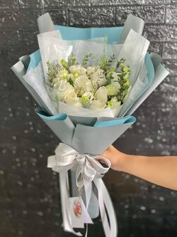 ช่อดอกกุหลาบขาว