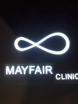 งานผลิตติดตั้ง MAYFAIR CLINIC ตัวอักษร ซิงค์ยกขอบ ทำสี ซ่อนไฟ LED หน้าอะคริลิค 3 มม. พร้อมติดตั้งราคาโรงงาน สำเนา