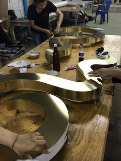 แผ่นไทเทเนี่ยม ทองแฮร์ลายน์ ความหนา 0.5 มม.