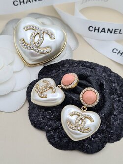 ต่างหูชาแนล เข็มกลัดชาแนล ต่างหู Hi End Chanel Earring ต่างหูชาแนล