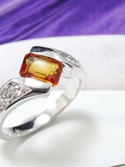 Citring ring แหวนซิทริน (พลอยสีเหลือง) ทรงสี่เหลี่ยม แต่งบ่าข้างด้วยพลอยขาว white topaz ชุบทองคำขาว