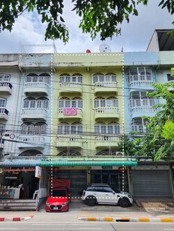 ขาย อาคารพาณิชย์ 2 คูหา 4.5 ชั้น ติด ถ.อุดมสุข