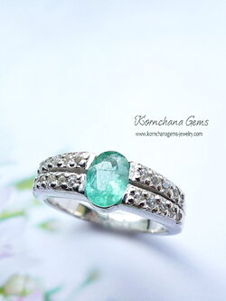 แหวนพลอยกรีนทัวร์มาลีน พลอยสีเขียวอมฟ้านิดๆ เฉดเดียวกับสีพาไรบ้า(สีที่ราคาสูงที่สุด) ให้เฉดสีออกไปทางสีเขียวอ่อนใสอมฟ้านิดๆค่ะ สีสวย และหายากมากๆค่ะ