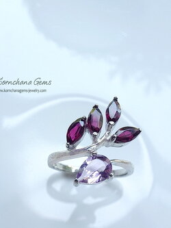 แหวนพลอยแท้ดีไซน์รูปไม้เลื้อยฝังพลอยอเมทิสท์ทรงหยดน้ำสีม่วงและโรโดไลท์ทรงมาคีย์สีม่วงเข้ม ตัวเรือนเงินแท้ ชิ้นงานประณีต รับประกันความพอใจ