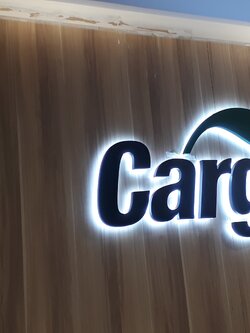 อักษร ฉลุโลโก้ และพลาสวูด ทำสี ซ่อนไฟ LED ยึดหลังอะคริลิค 15 มม. พร้อมติดตั้งราคาโรงงาน