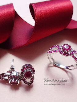 เซ็ทต่างหู,แหวนพลอยทับทิมแท้ สีชมพูอมแดงสวยมาก ตัวเรือนเงินแท้ ดีไซน์เก๋ใส่ติดนิ้วในชีวิตประจำวันได้เลยค่ะ ราคาโปรโมชั่น เหลือ 2,900-เท่านั้นจ้า