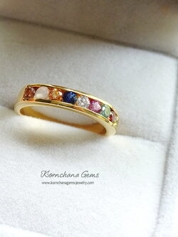 แหวนพลอยนพเก้า แหวนแถวฝังพลอย 9 ชนิด ตัวเรือนทอง 90% เพชรแท้ขนาด 0.05 กระรัต และพลอยแท้ตรงตามตำราโบราณ เพื่อความเป็นสิริมงคลสูงสุด