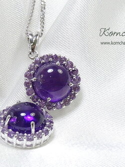 จี้พลอยแท้อเมทิสท์สีม่วงเข้มหลังเบี้ยเนียนใส ล้อมอเมทิสท์สีม่วงอ่อน สำหรับคนเกิดวันเสาร์ อัญมณี/จี้ประจำวันเสาร์ พร้อมสร้อยเงินแท้ silver925 ชุบไมครอน