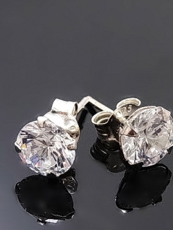 ต่างหูเพชรCZ เกรดพรีเมี่ยม ต่างหูเพชรเดี่ยวทรงกลม ลดกระหน่ำเหลือคู่ละ 290- รับประกันความพึงพอใจ