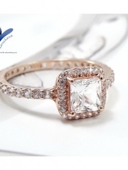 white topaz square แหวนพลอยโทพาสทรงสี่เหลี่ยมล้อมพลอยขาวเม็ดเล็กรอบวง ชุบพิงค์โกลด์ ชิ้นงานประณีต ตัวเรือนเงินแท้