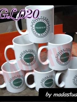 แก้วมัคขาวใส่น้ำร้อนเข้าเครื่องไมโครเวฟได้