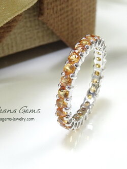 แหวนบุษราคัมรอบวง แหวนพลอยสีเหลืองฝังรอบวง น่ารัก ชิ้นงานประณีต ตัวเรือนเงินแท้ silver925 ชุบทองคำขาว ใส่ติดนิ้วได้ตลอดเลยค่ะ