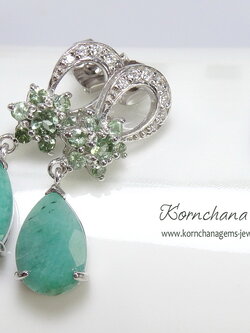 ต่างหูพลอยแท้ พลอยมรกตสีเขียว ด้านบนฝัง green tourmaline พลอยทัวร์มาลีนสีเขียว สวยหวาน น่ารัก ตัวเรือนเงินแท้ ชิ้นงานประณีต การันตีคุณภาพ