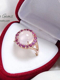 แหวนคนเกิดวันอังคาร พลอยหลังเบี้ยสีชมพูสวยหวาน rose quartz ล้อมพลอยอเมทิสท์สีม่วง ตัวเรือนเงินแท้ ชิ้นงานคุณภาพ ไม่พอใจยินดีคืนเงิน