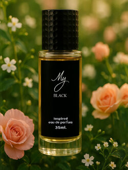 กลิ่น ✿มาย เบอร์รี่ แบล็ค สัมผัสแรกที่สดชื่นตามมาด้วยกุหลาบ ที่ให้ความรู้สึกหวานละมุน ท้ายให้กลิ่นนี้มีเสน่ห์และน่าค้นหา