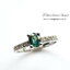 แหวนพลอยเขียวส่อง หรือ green sapphire สีเขียวเหนี่ยวทรัพย์ นำโชค เขียวส่องเป็นพลอยที่นับวันยิ่งหายาก ดีไซน์เรียบง่าย ใส่ติดนิ้วได้ทุกวัน ตัวเรือนแหวนเงินแท้ silver925